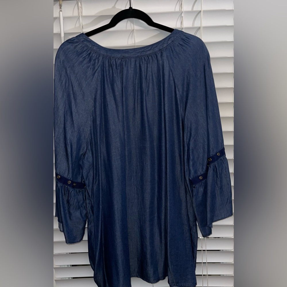 CATO Women’s Size 22/24 3/4 Denim Butterfly Sleeve Blouse - Picture 6 of 7